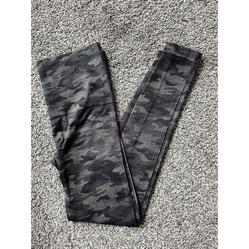 Spanx Look At Me Now Seamless Black Camo Slim Leggings Size Large L